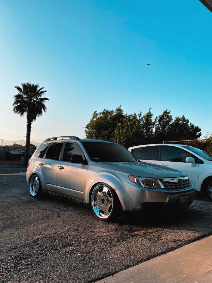 Caitlin  S's 2013 Forester X limited 