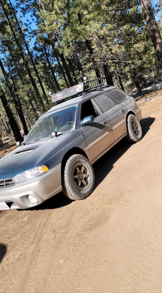 Joseph C's 1999 Outback Limited 