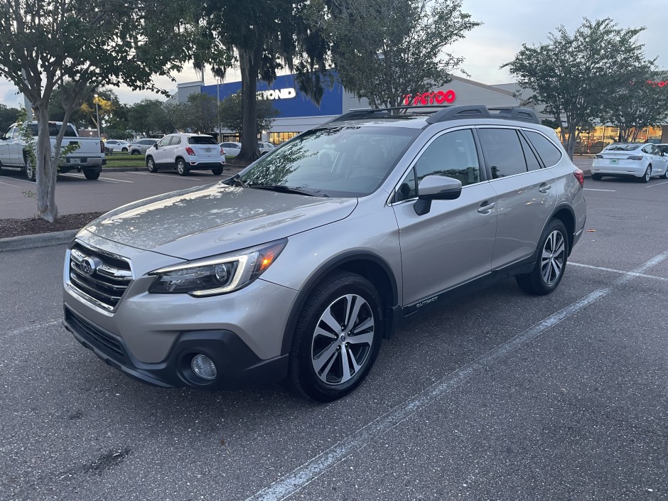 Hunter H's 2018 Outback 3.6r Limited 