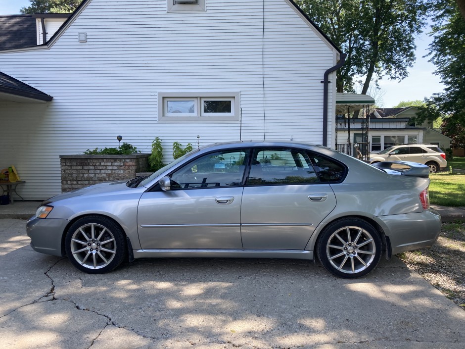 Angela Lentini 's 2006 Legacy 2.5 GT spec.B