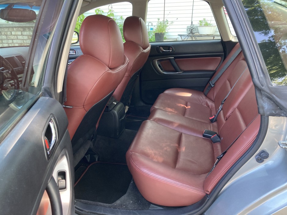 Angela Lentini 's 2006 Legacy 2.5 GT spec.B
