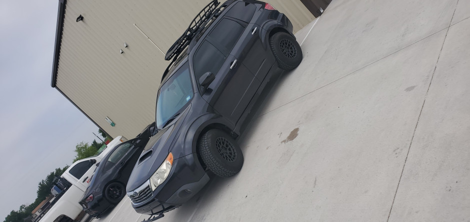 Bowen Gilliland 's 2009 Forester XT limited 